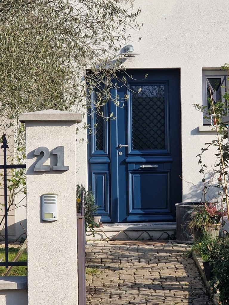 Porte d'entrée en bois
